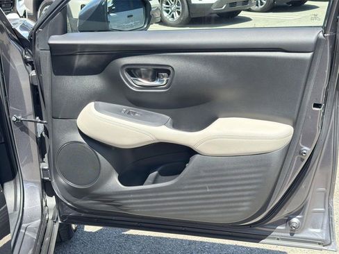 Used 2023 Honda HR-V LX image 29