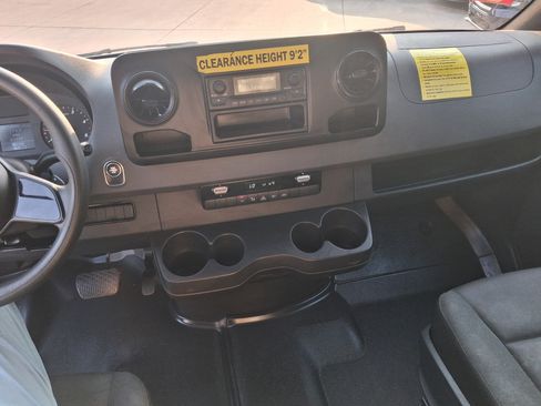 Used 2019 Mercedes-Benz Sprinter 144 image 5