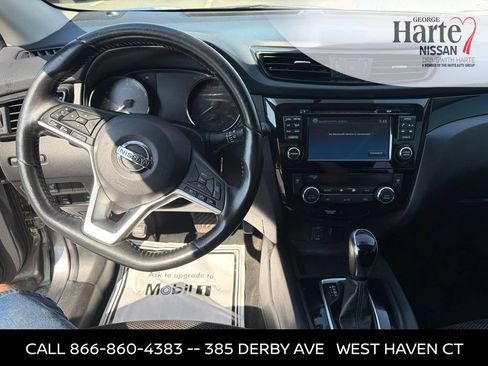 Used 2017 Nissan Rogue Sport SV w/ SV Premium Package AWD/4WD image 14