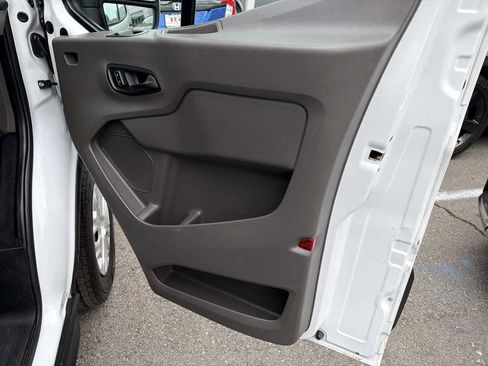 Used 2023 Ford Transit 350 XLT image 18