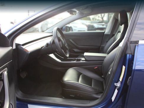 Used 2018 Tesla Model 3 Long Range image 9