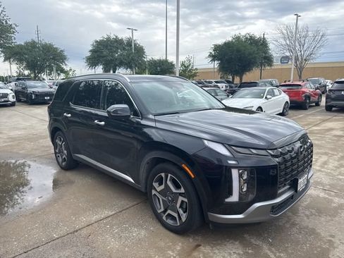 Used 2024 Hyundai Palisade Limited FWD image 3