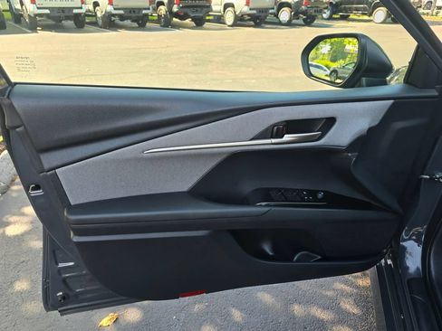 Used 2025 Toyota Camry LE FWD image 17