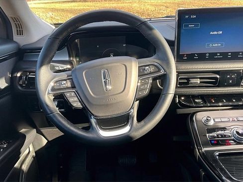 Used 2023 Lincoln Nautilus AWD w/ Premium Package image 5