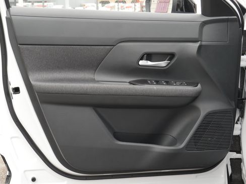 New 2026 Nissan Kicks SV w/ SV Premium Package image 28