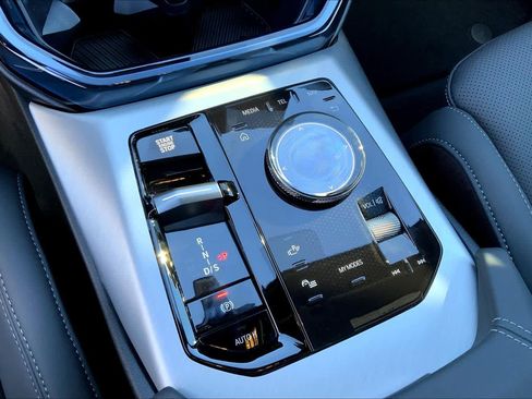 New 2026 BMW X3 xDrive30 w/ Premium Package image 18