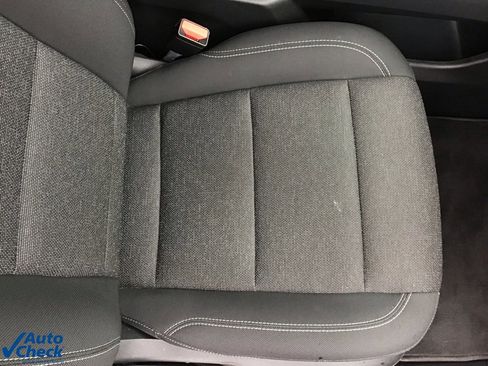 Used 2025 Chevrolet Traverse LT image 28