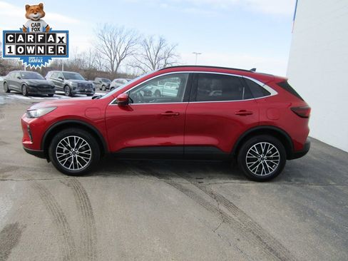 Used 2025 Ford Escape SE w/ PHEV Premium Package image 2