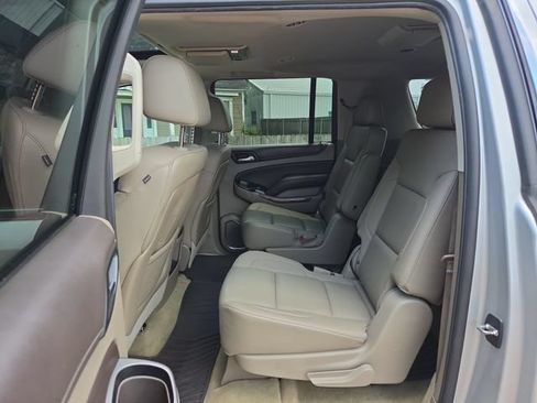 Used 2016 Chevrolet Suburban LTZ RWD image 27