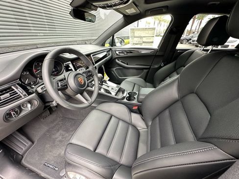 Used 2026 Porsche Macan Turbo AWD/4WD image 4