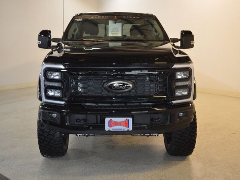 New 2026 Ford F250 Lariat w/ Black Appearance Package image 30