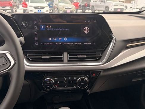 New 2026 Chevrolet Trax ACTIV w/ Sunroof Package image 16