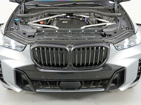 Used 2024 BMW X5 sDrive40i w/ M Sport Package image 8