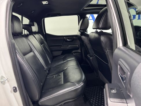 Used 2021 Toyota Tacoma TRD Sport image 14