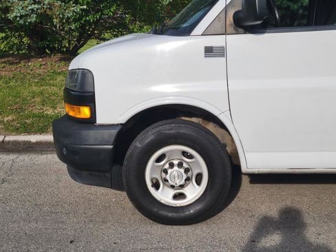 Used 2020 Chevrolet Express 2500 Extended w/ Communications Package RWD image 10