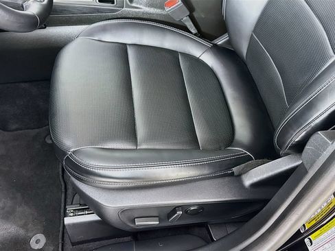 Used 2025 Ford Escape Platinum AWD/4WD image 22