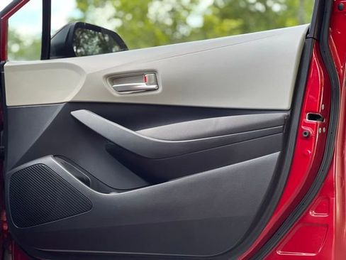 Used 2020 Toyota Corolla LE FWD image 22
