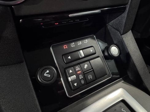 Used 2016 Land Rover LR4 HSE Silver Edition image 36