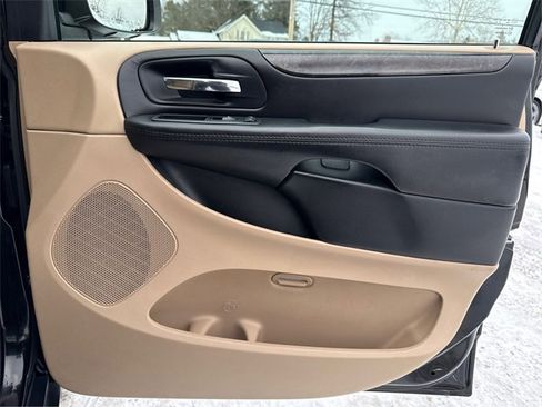 Used 2016 Dodge Grand Caravan SE w/ Quick Order Package 29E SE image 21