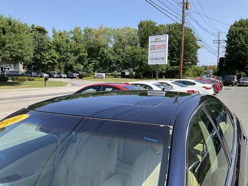 Used 2010 Lexus ES 350 w/ Preferred Accessory Package FWD image 9