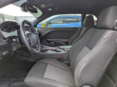 Used 2018 Dodge Challenger SXT RWD image 21