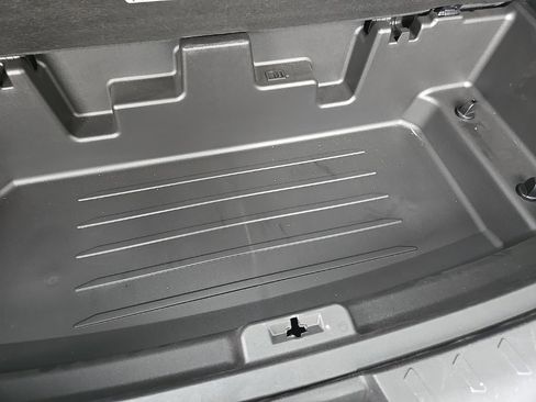 Used 2021 Chevrolet Traverse Premier w/ Redline Edition image 98