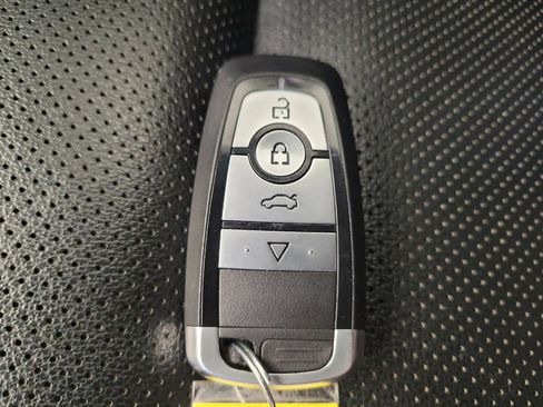 Used 2022 Ford Escape SEL FWD image 32
