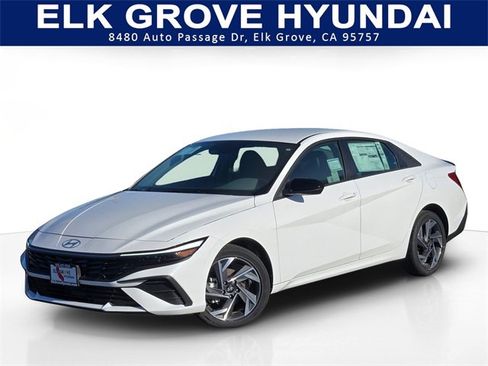 New 2025 Hyundai Elantra SEL image 1
