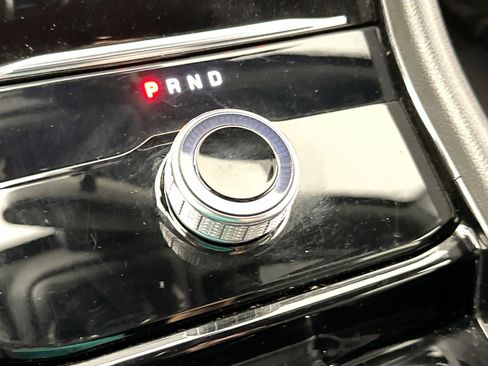 Used 2023 Jeep Grand Cherokee L Laredo image 16