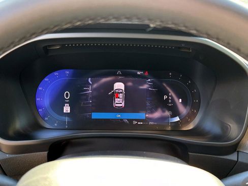 Certified 2024 Volvo XC40 B5 Plus image 26