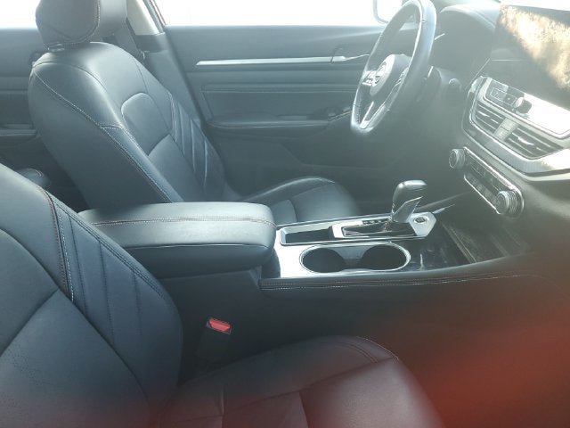 Used 2023 Nissan Altima 2.5 SR w/ SR Premium Package FWD image 8