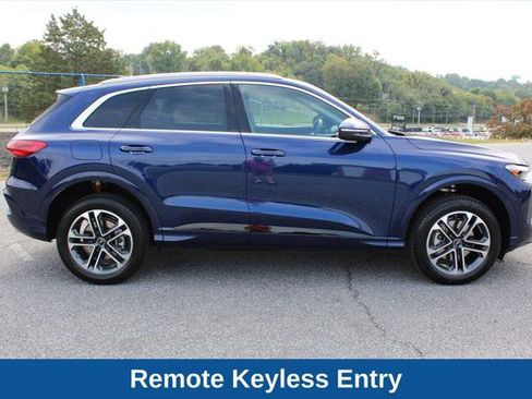 Certified 2025 Audi Q5 Premium Plus w/ Premium Plus AWD/4WD image 11
