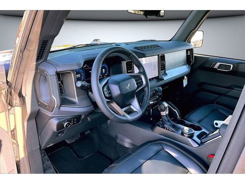 New 2025 Ford Bronco Badlands w/ Sasquatch Package AWD/4WD image 38