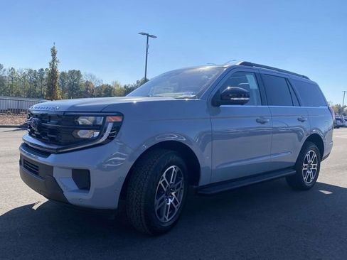 New 2025 Ford Expedition Max Active image 7