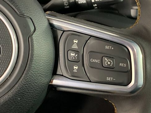 Used 2024 Jeep Wrangler Unlimited Sahara AWD/4WD image 19