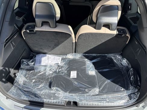 New 2026 Volvo XC90 B6 Plus w/ Protection Package Premier AWD/4WD image 11