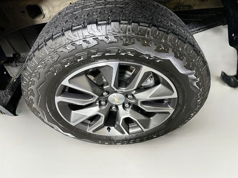 Used 2023 Chevrolet Silverado 1500 LT image 11