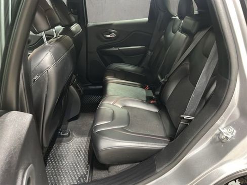 Used 2021 Jeep Cherokee Trailhawk image 21