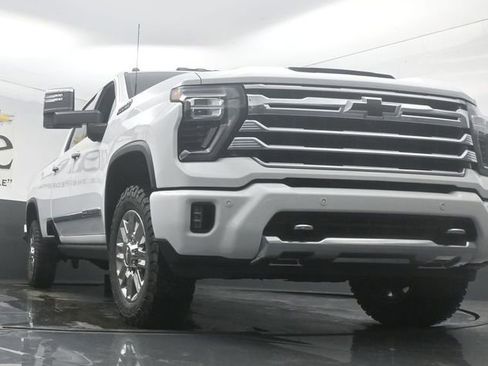 New 2026 Chevrolet Silverado 2500 High Country w/ High Country Premium Package image 3