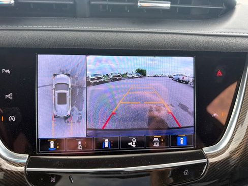 Used 2022 Cadillac XT6 Premium Luxury w/ Platinum Package AWD/4WD image 16