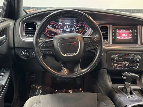 Used 2017 Dodge Charger SE w/ Popular Equipment Group image 8
