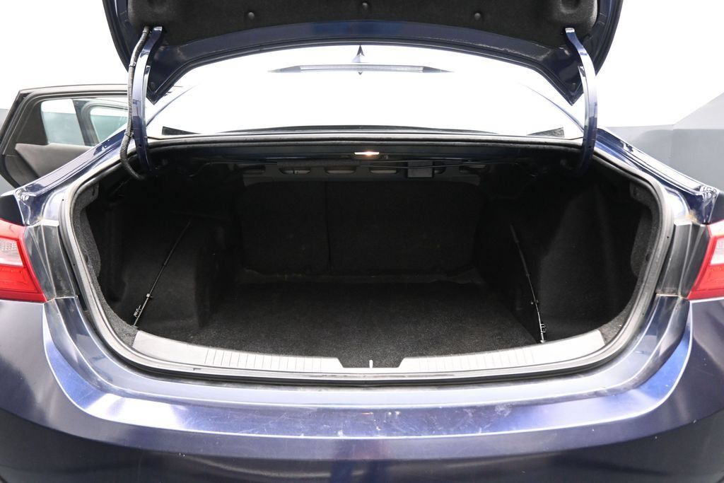 Used 2016 Chevrolet Malibu LT FWD image 24