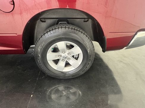 Used 2019 RAM 1500 Classic SLT RWD image 14