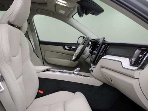 New 2026 Volvo XC60 B5 Ultra w/ Protection Package Premier image 24
