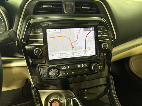 Used 2023 Nissan Maxima SV w/ Floor Mat Group FWD image 16