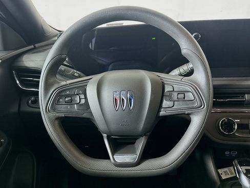 Used 2025 Buick Envista Preferred image 17