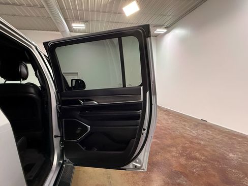 Used 2024 Jeep Wagoneer L Series II w/ Flexible Seating Group AWD/4WD image 65