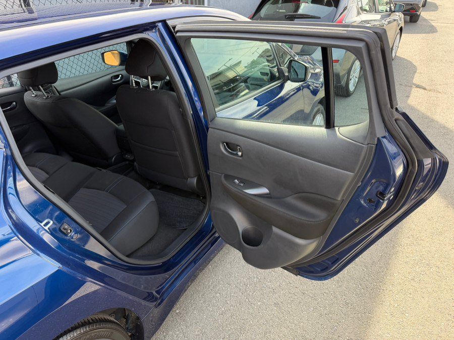 Used 2025 Nissan Leaf S FWD image 32