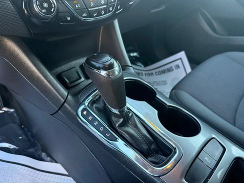 Used 2017 Chevrolet Cruze LT w/ Convenience Package FWD image 22