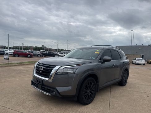 Certified 2022 Nissan Pathfinder SL w/ SL Premium Package image 7